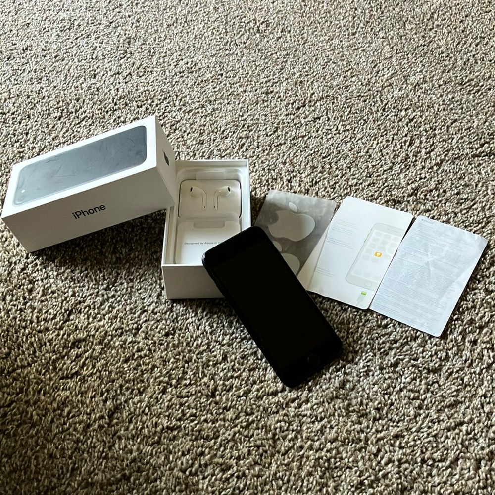 AT&T Iphone 7, 32GB